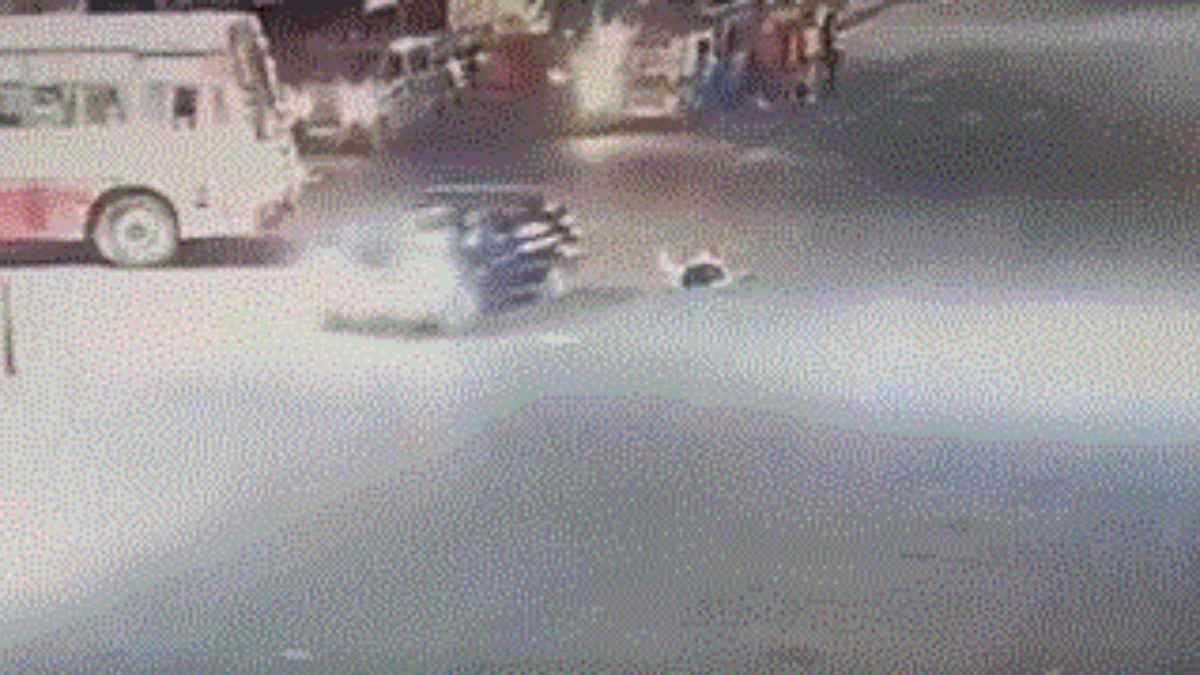 Viral video road accident Lucknow
