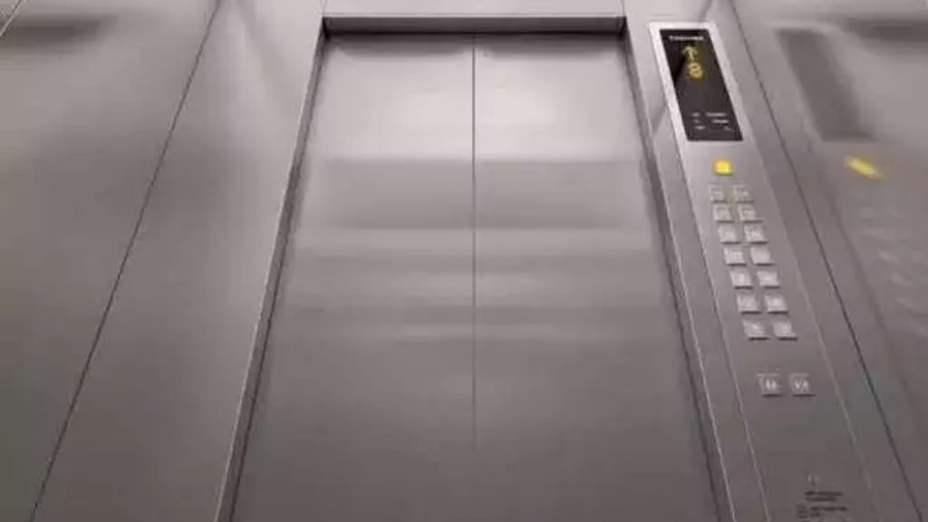 Lift Falls From 8th Floor