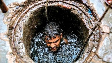 Mumbai The Farce Of Law Manual Scavenging : कानून अँधा है,या अँधा कानून है-क़ुसूरवार बिल्डर,लेकिन पुलिसिया कार्यवाई सुपरवाइजर पर