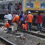 Mumbai Local Train Mega Block : मुंबई की तरफ़ निकलने से पहले पढ़ें ये खबर,जानिए कहां है रविवार को जंबो मेगा ब्लॉक