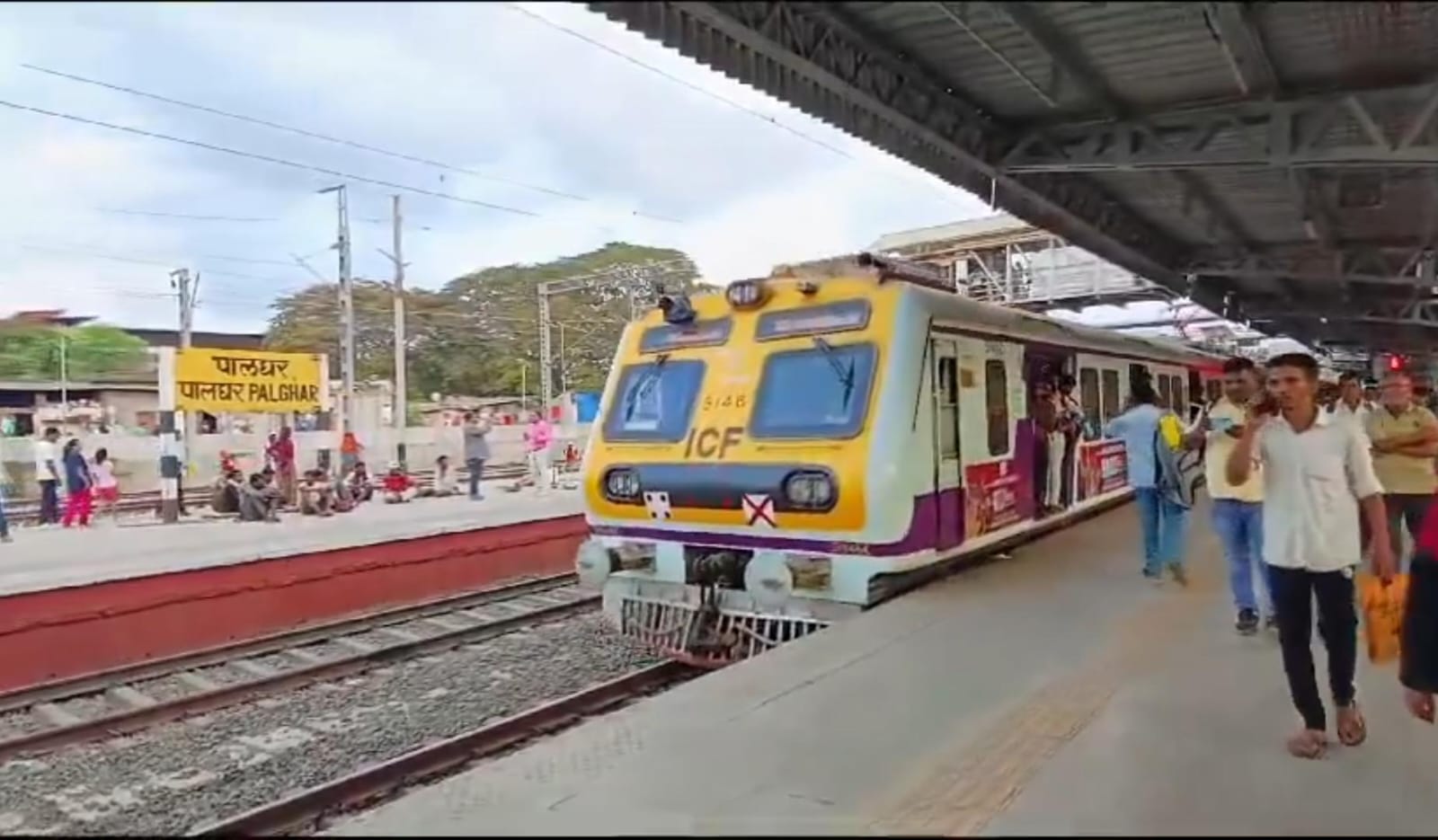 Virar Dahanu local services Resumed