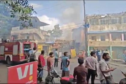Mumbai: The Matter Of Boiler Blast In Dombivali Area Adjacent To Mumbai Had Not Yet Cooled Down When Another Dangerous Blast Occurred Today, This Blast Happened In A Chinese Shop In Which 9 People Have Been Injured, Out Of Which The Condition Of Two Is Said To Be Critical.