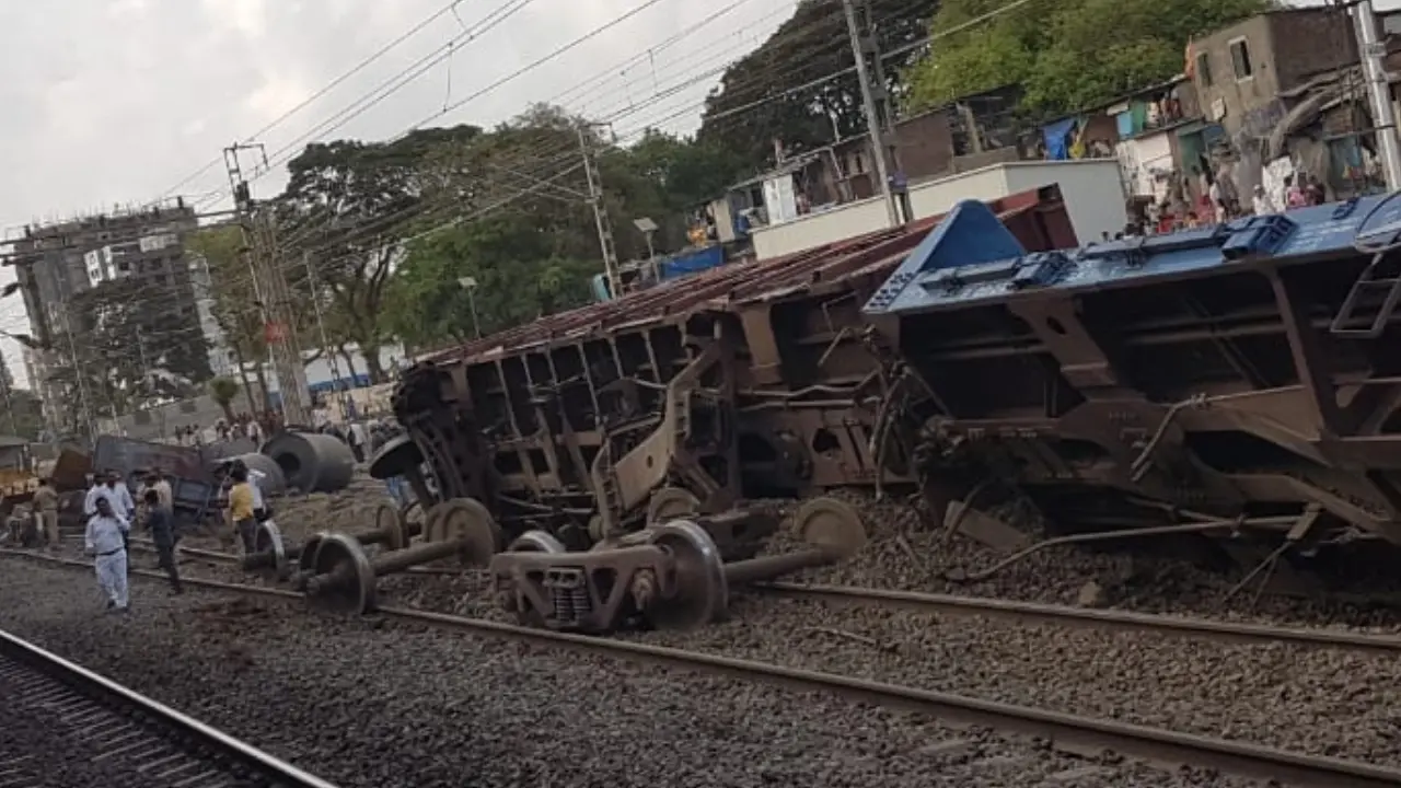 Due to the derailment of a goods train at Palghar Yard all down local trains will run up to Virar station till further information.