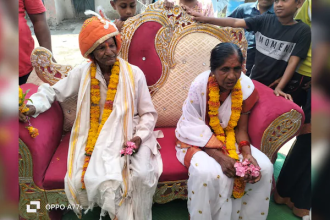 80 Years Old Man Got Married Amravati : 80 साल का बुजुर्ग़ बना दूल्हा,65 साल की दुल्हन से रचाई शादी...बेटे-बहू,पोते बने बाराती