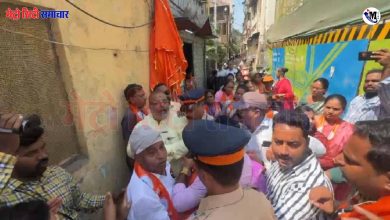 शिवसेना (ठाकरे) का बीएमसी कार्यालय की ओर जोरदार मार्च, पहले दिन ही कई गिरफ्तारियां!