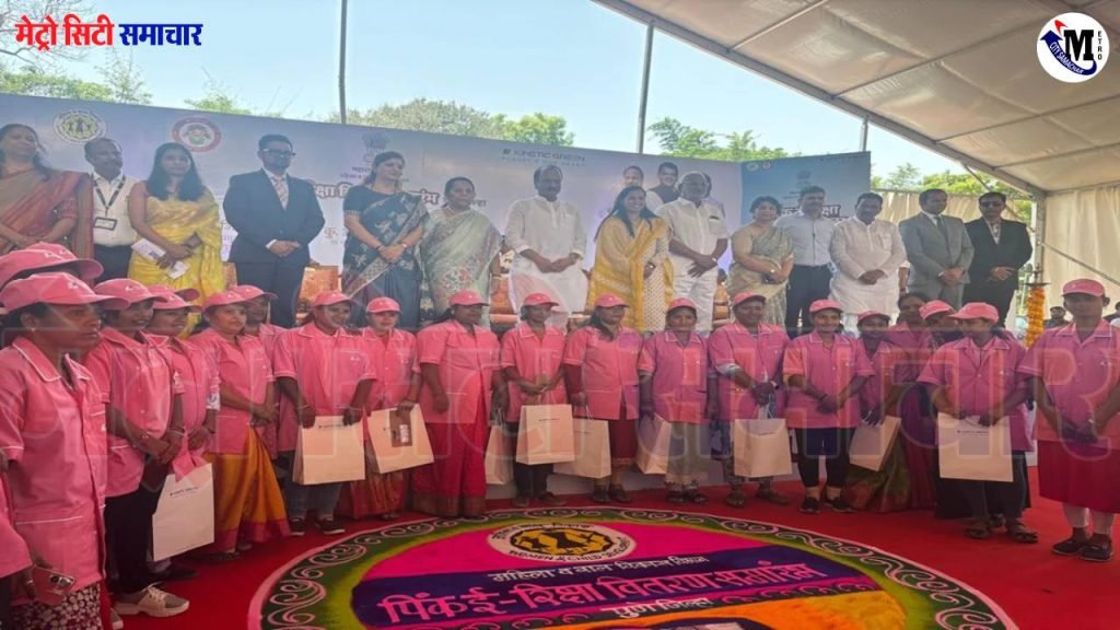 Pune:'पिंक ई-रिक्शा' को मिलेगा पूरक सेवा का दर्जा: अजित पवार का ऐलान