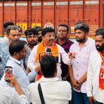 विलास तारे खानीवाडे टोल प्लाजा पर दो घंटे तक रुककर ट्रैफिक नियंत्रित करते हुए
