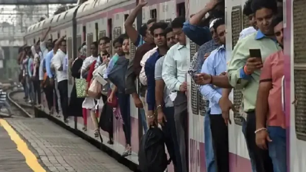 Automatic doors will be installed in Mumbai local trains