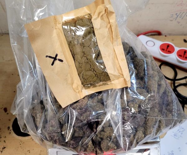 मुंबई एयरपोर्ट पर ₹3.47 करोड़ का गांजा बरामद