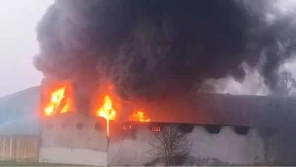 पालघर में फैक्ट्री में आग, मशीनें और माल जलकर खाक, कोई जनहानि नहीं