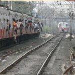 ट्रेन पर चढ़कर रील बनाते समय किशोर को करंट लगने की घटना