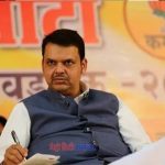मुख्यमंत्री फडणवीस विधानसभा में बोलते हुए – ड्रग मामलों में मकोका पर कानून संशोधन की जानकारी