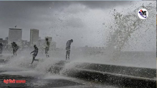 मुंबई में बादल और हल्की बारिश के दृश्य