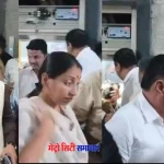 कार्यक्रम स्थल की लिफ्ट में फंसे प्रविण दरेकर और विधायक