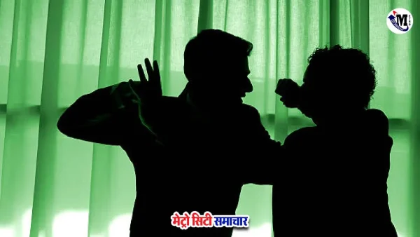 नवी मुंबई के वाशी में मराठी भाषा विवाद के बाद घायल छात्र को हॉस्पिटल ले जाते हुए