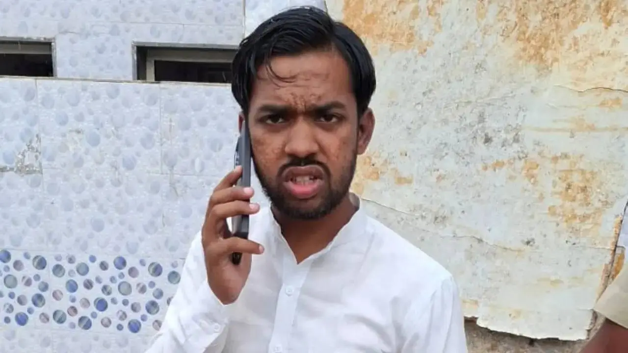 सौराष्ट्र एक्सप्रेस में फर्जी टीटीई पकड़ा गया