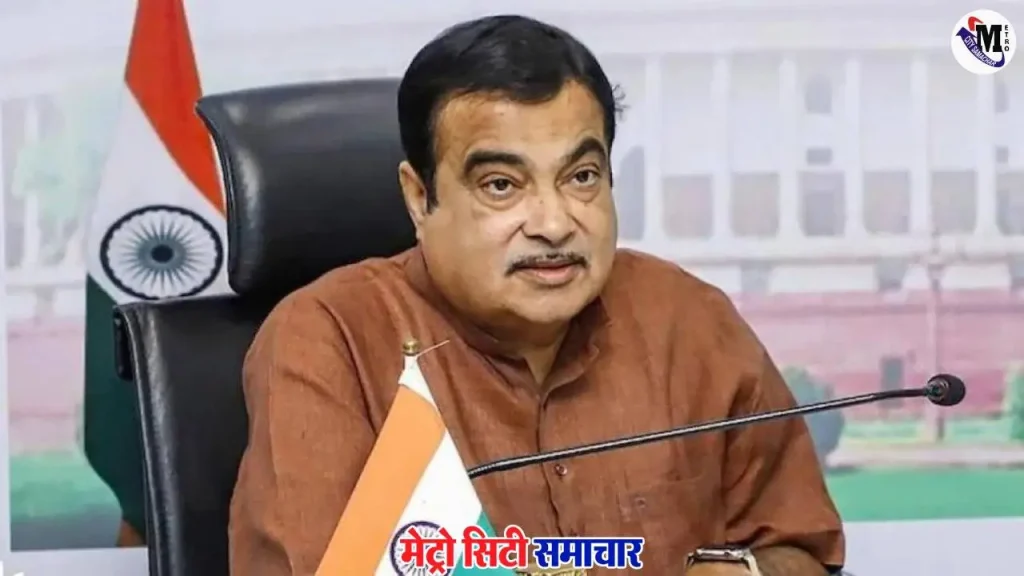 नितिन गडकरी VNIT नागपुर में भाषण देते हुए