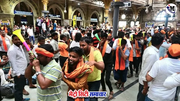 मराठा आंदोलन सीएसएमटी स्टेशन पर हंगामा और भीड़ की तस्वीर