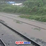 मुंबई-ठाणे बारिश में कुर्ला रेलवे ट्रैक जलमग्न