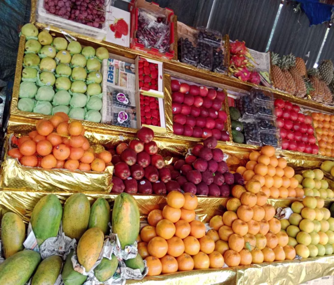 मालाड पश्चिम में फलों पर चूहे मारने की दवा लगाने के आरोप में पुलिस कार्रवाई