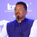 ई-चालान विवाद पर ट्रांसपोर्टरों के साथ बैठक करते परिवहन मंत्री प्रताप सरनाईक