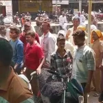 अमरावती में पेट्रोल पंप पर लगी लंबी कतार और गैस सिलेंडर के लिए इंतजार करते लोग