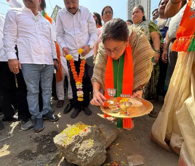 वसई में सड़क और गटर निर्माण का शुभारंभ